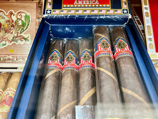 Tobacco Shop «Smoke Hut Smoke Shop», reviews and photos, 11902 Blue Ridge Boulevard g, Grandview, MO 64030, USA