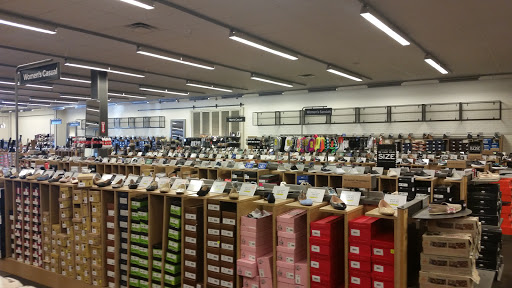 Shoe Store «DSW Designer Shoe Warehouse», reviews and photos, 7291 Mentor Ave, Mentor, OH 44060, USA