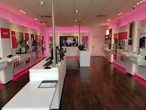 Cell Phone Store «T-Mobile», reviews and photos, 115 NJ-73 #70, West Berlin, NJ 08091, USA