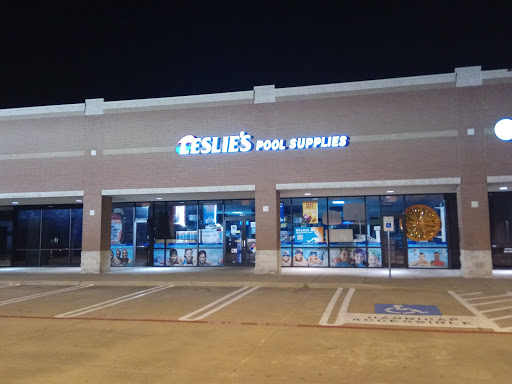 Leslie's
