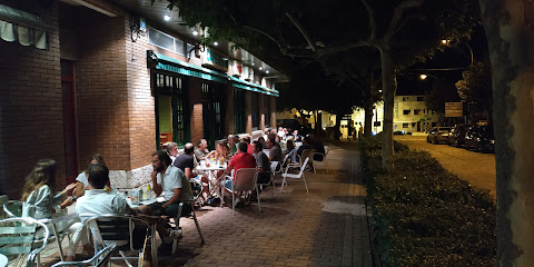 Cafetería J-5 - Av. de la Constitución, 96, 05250 El Hoyo de Pinares, Ávila, Spain