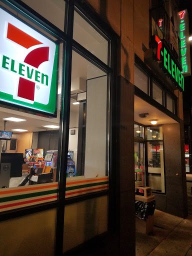 Convenience Store «7-Eleven», reviews and photos, 673 State St, Madison, WI 53703, USA