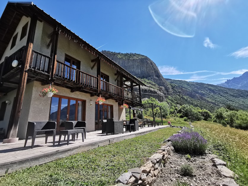 Gîte Les Carlines à Les Vigneaux (Hautes-Alpes 05)