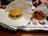 Plats et boissons du Restaurant de hamburgers Atomic Burger à Vitré - n°19