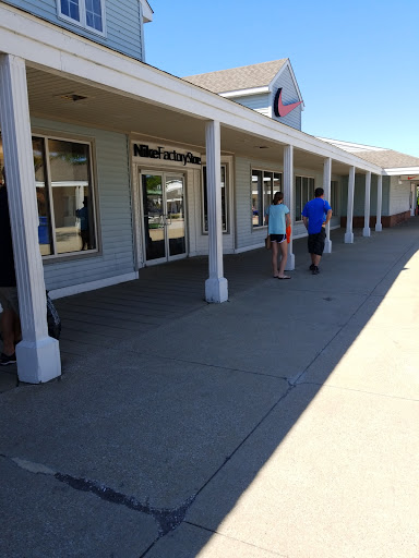 Clothing Store «Nike Factory Store», reviews and photos, 917 Lighthouse Pl, Michigan City, IN 46360, USA