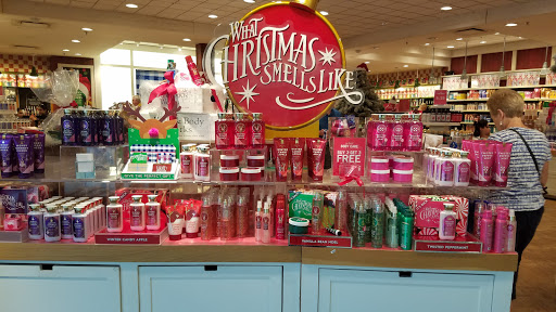Beauty Supply Store «Bath & Body Works», reviews and photos, 474 Eagle Ridge Mall Entrance, Lake Wales, FL 33853, USA