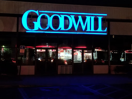 Thrift Store «Goodwill Thrift Store - Gainesville South», reviews and photos