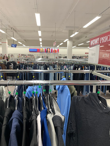 Clothing Store «Burlington Coat Factory», reviews and photos, 4849 Golf Rd, Skokie, IL 60077, USA