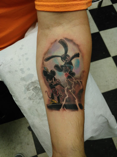 Tattoo Shop «Cali Soul Tattoo», reviews and photos, 4751 N Blackstone Ave, Fresno, CA 93726, USA