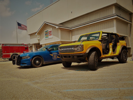 Car Dealer «Szott Ford», reviews and photos, 8800 E Holly Rd, Holly, MI 48442, USA