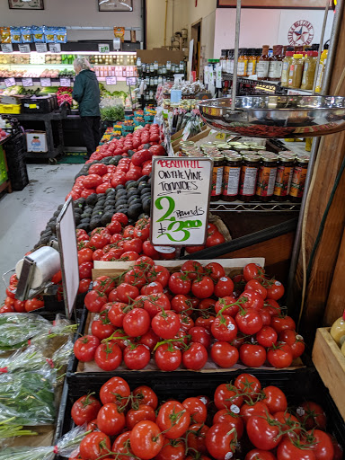 Grocery Store «Top of the Hill Quality Produce», reviews and photos, 5325 NE 4th St, Renton, WA 98059, USA