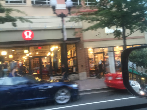 Sportswear Store «lululemon», reviews and photos, 2847 Clarendon Blvd #150, Arlington, VA 22201, USA