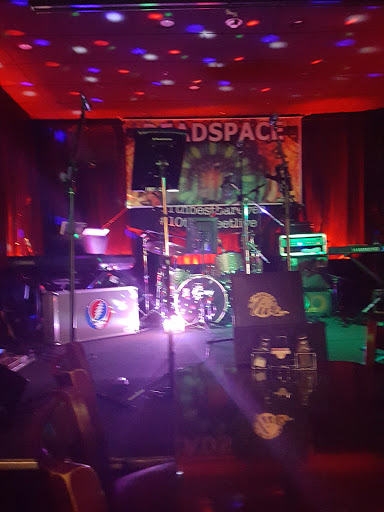 Bar & Grill «10th Street Live Bar & Grill», reviews and photos, 104 N 10th St, Kenilworth, NJ 07033, USA