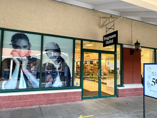 Shopping Mall «Clinton Crossing Premium Outlets», reviews and photos, 20 Killingworth Turnpike, Clinton, CT 06413, USA