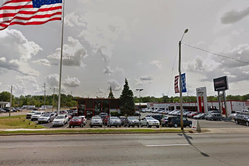 Car Dealer «DeMaagd GMC Nissan - New and Used Car Sales», reviews and photos, 333 W Dickman Rd, Battle Creek, MI 49037, USA