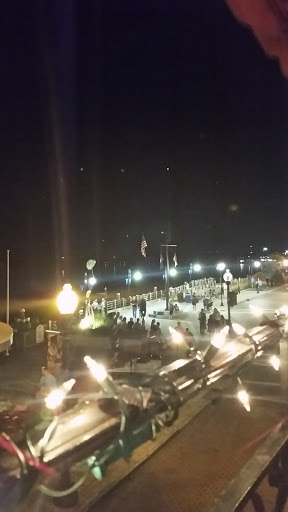 Eclectic Restaurant «Riverboat Landing», reviews and photos, 2 Market St, Wilmington, NC 28401, USA