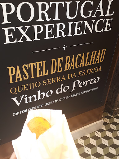 Casa Portuguesa do Pastel de Bacalhau - Clérigos