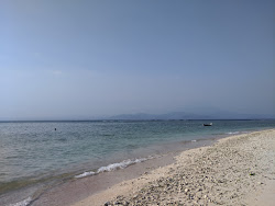 Mahagiri Beach'in fotoğrafı - rahatlamayı sevenler arasında popüler bir yer