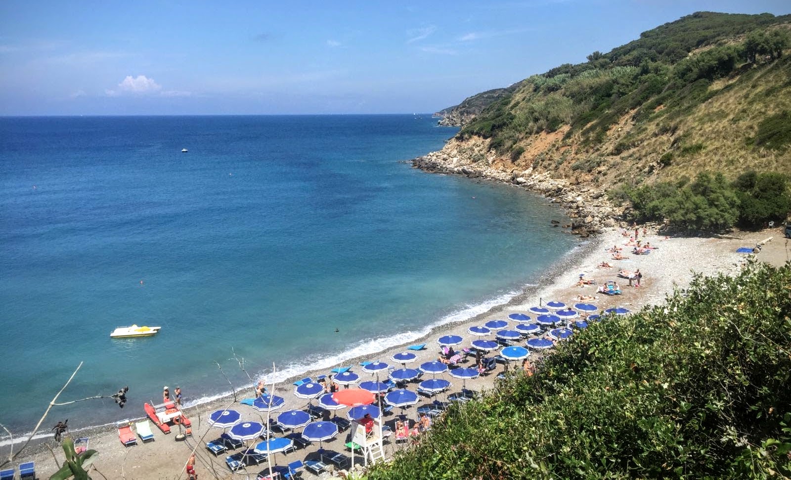 Foto av Calamoresca Beach med något ren nivå av renlighet