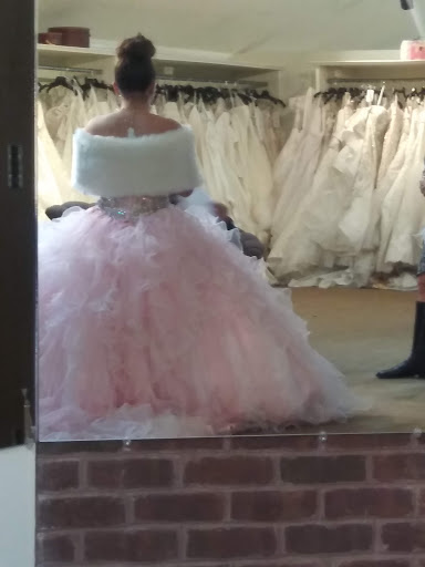 Bridal Shop «Cocoa Couture», reviews and photos, 575 E Chocolate Ave, Hershey, PA 17033, USA