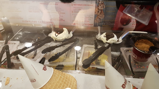 Ice Cream Shop «Cold Stone Creamery», reviews and photos, 124 Hanes Mall Cir #200, Winston-Salem, NC 27103, USA