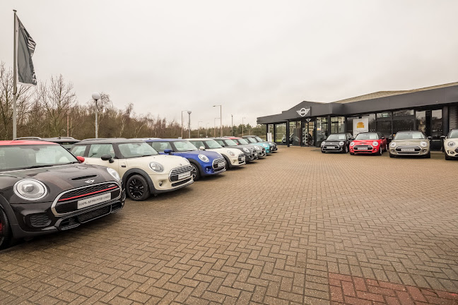 Group 1 Colchester MINI - Car dealer