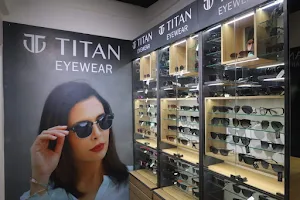 Titan eyewear image