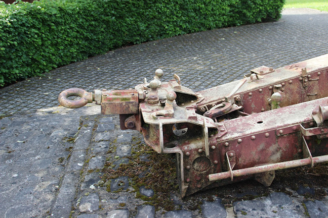 Beoordelingen van SK18/105mm Howitzer Monument in Aarlen - Museum