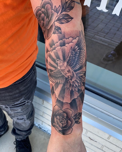 Tattoo Shop «Bright Ideas Tattoo and Piercing», reviews and photos, 1425 N Central Ave # 113, Avondale, AZ 85323, USA