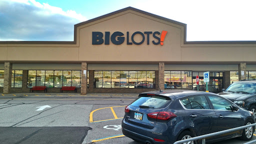 Big Lots, 12588 Rockside Rd, Garfield Heights, OH 44125, USA, 