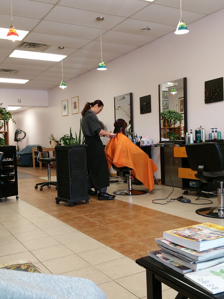 Kim's Hair Salon 06108
