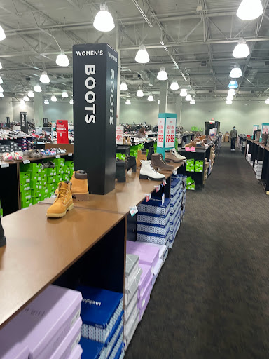 Shoe Store «Off Broadway Shoe Warehouse», reviews and photos, 21 Curtner Ave, San Jose, CA 95125, USA