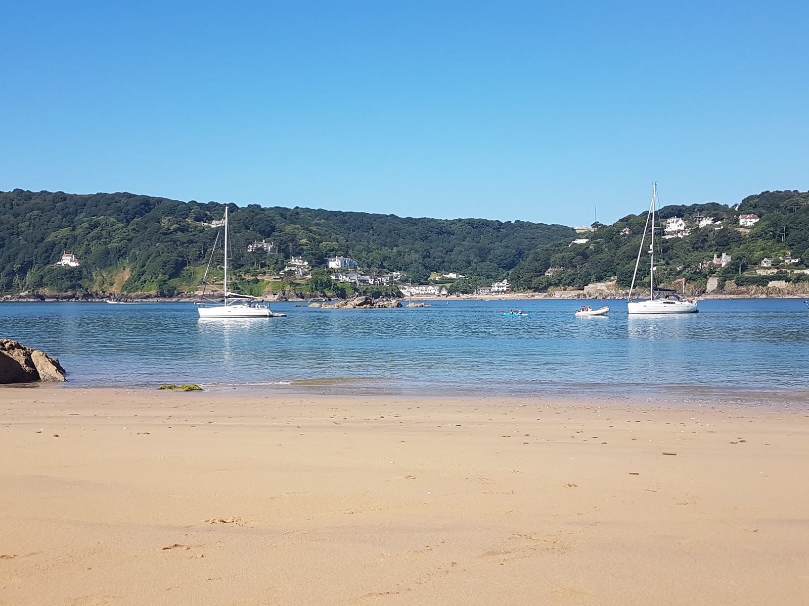 Photo of Sunny cove beach with very clean level of cleanliness