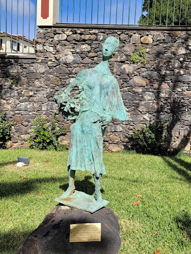 https://visitmadeira.com/pt/o-que-fazer/apaixonados-por-cultura/patrimonio/centros-culturais/casa-da-cultura-de-santa-cruz/