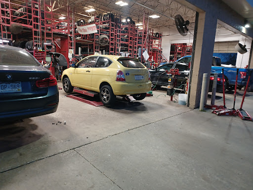 Tire Shop «Discount Tire Store», reviews and photos, 8219 Research Blvd, Austin, TX 78758, USA