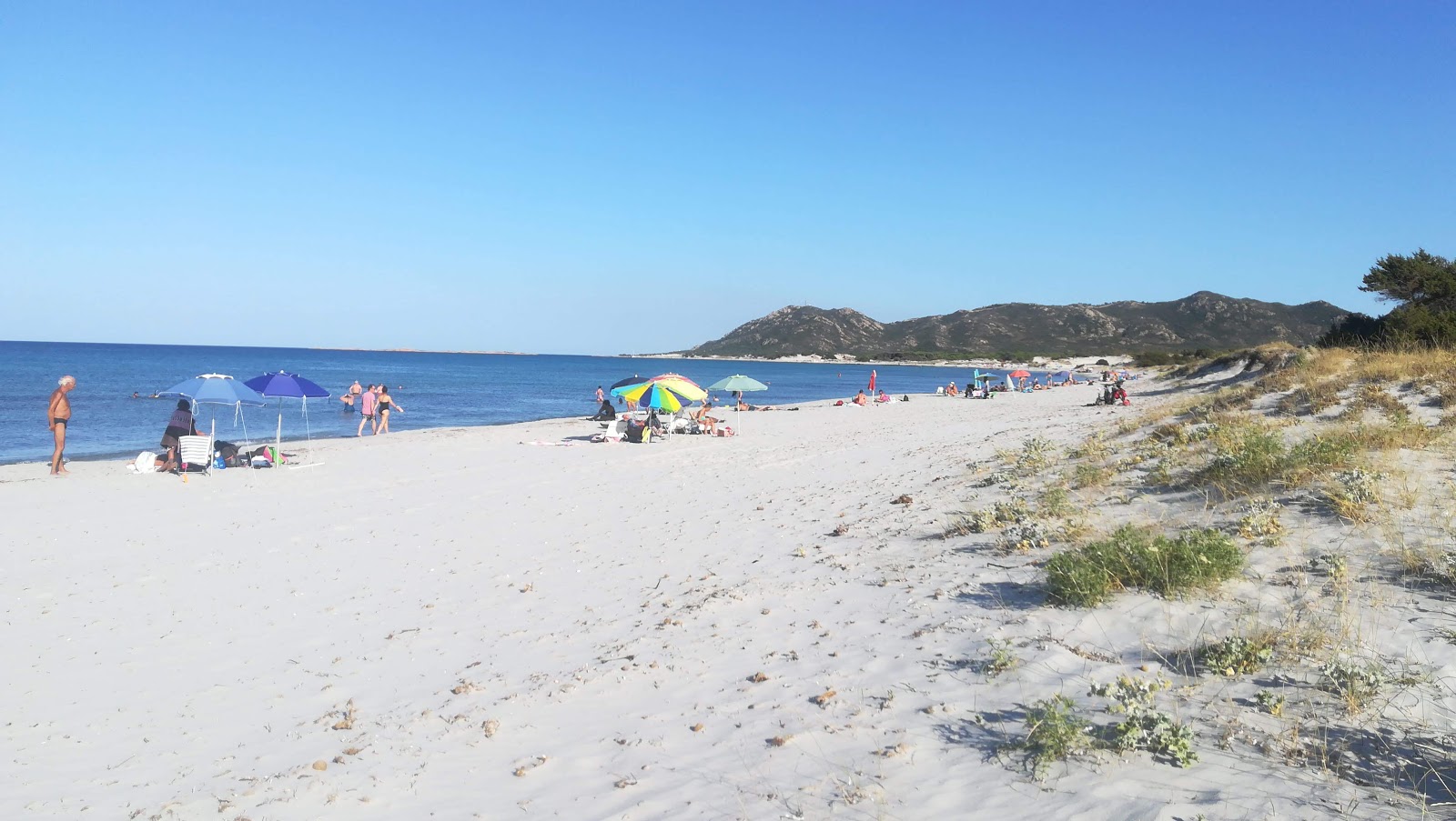 Valokuva Spiaggia Di Capo Cominoista. mukavuudet alueella