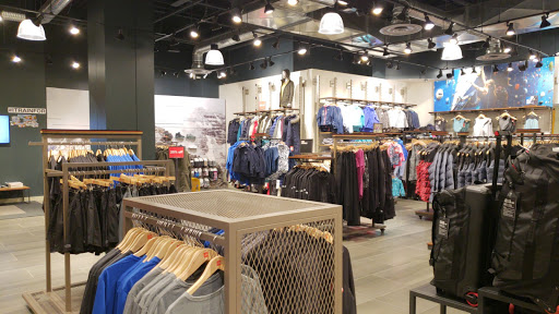 Clothing Store «The North Face», reviews and photos, 1 Garden State Plaza Blvd, Paramus, NJ 07652, USA