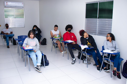 Logo da empresa - Colégio Objetivo Plus