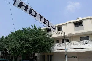 Hotel Tres Estrellas image