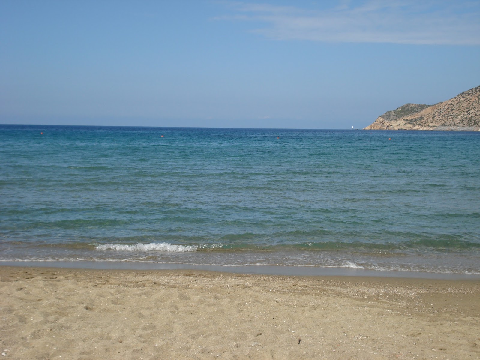 Kamares beach'in fotoğrafı ve yerleşim
