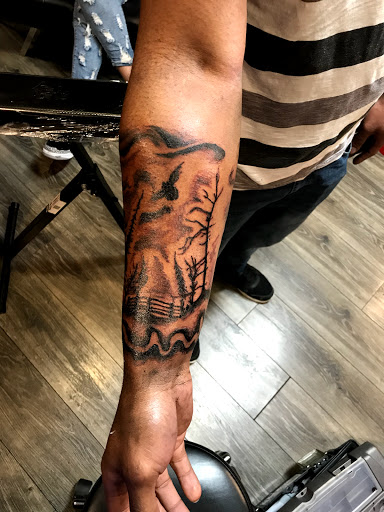 Explore tattoo ideas bicep, creative tattoo ideas in Lexington, available at LexInk Tattoo