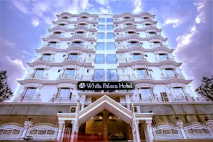 White Palace Hotel image