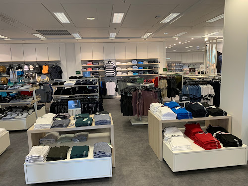 Magasin de vêtements C&A Les Ulis