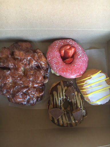 Donut Shop «Avon Donuts Inc», reviews and photos, 45324 Woodward Ave, Pontiac, MI 48341, USA