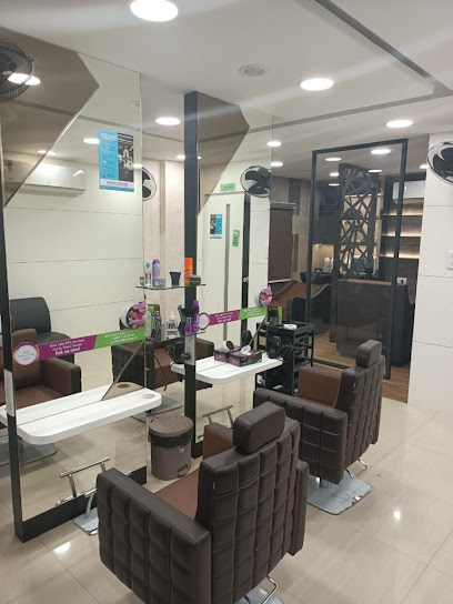 Green Trends Unisex Hair & Style Salon - Komarapalayam - NO. 262/4, 1st  FLOOR, above TAMILNADU MERCANTILE BANK, Komarapalayam, Tamil Nadu, IN -  Zaubee