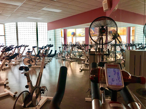 Gym «LA Fitness», reviews and photos, 540 E Rollins Rd, Round Lake Beach, IL 60073, USA