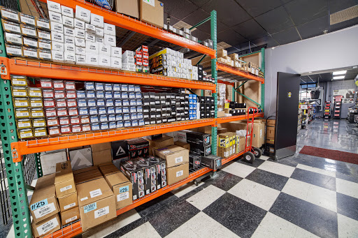 Truck Accessories Store «4 Wheel Parts - Fresno», reviews and photos, 4326 N Blackstone Ave, Fresno, CA 93726, USA