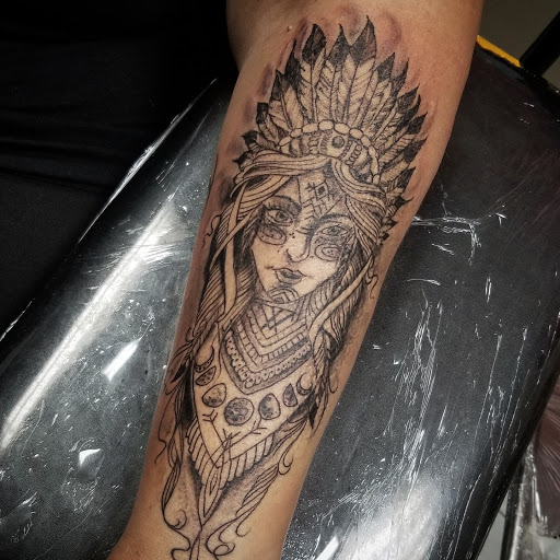 Tattoo Shop «Wildlife Tattoo», reviews and photos, 7149 Winnetka Ave, Winnetka, CA 91306, USA