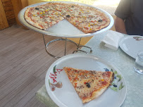 Plats et boissons du Pizzeria Le Chalet à Pizza à Vernègues - n°2
