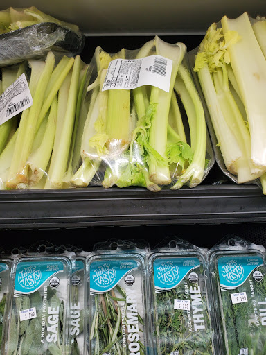 Grocery Store «Family Fair Food Center», reviews and photos, 700 Chene St, Detroit, MI 48207, USA